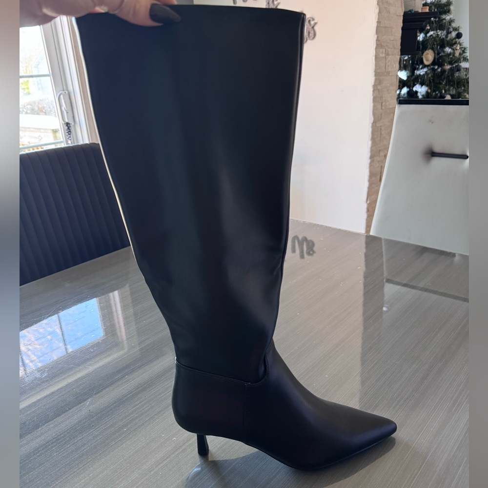 Madden Girl Black kitten heel boot